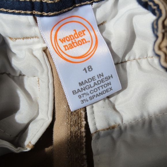 🌟 Wonder Nation Boys Khaki Shorts - Picture 2 of 4